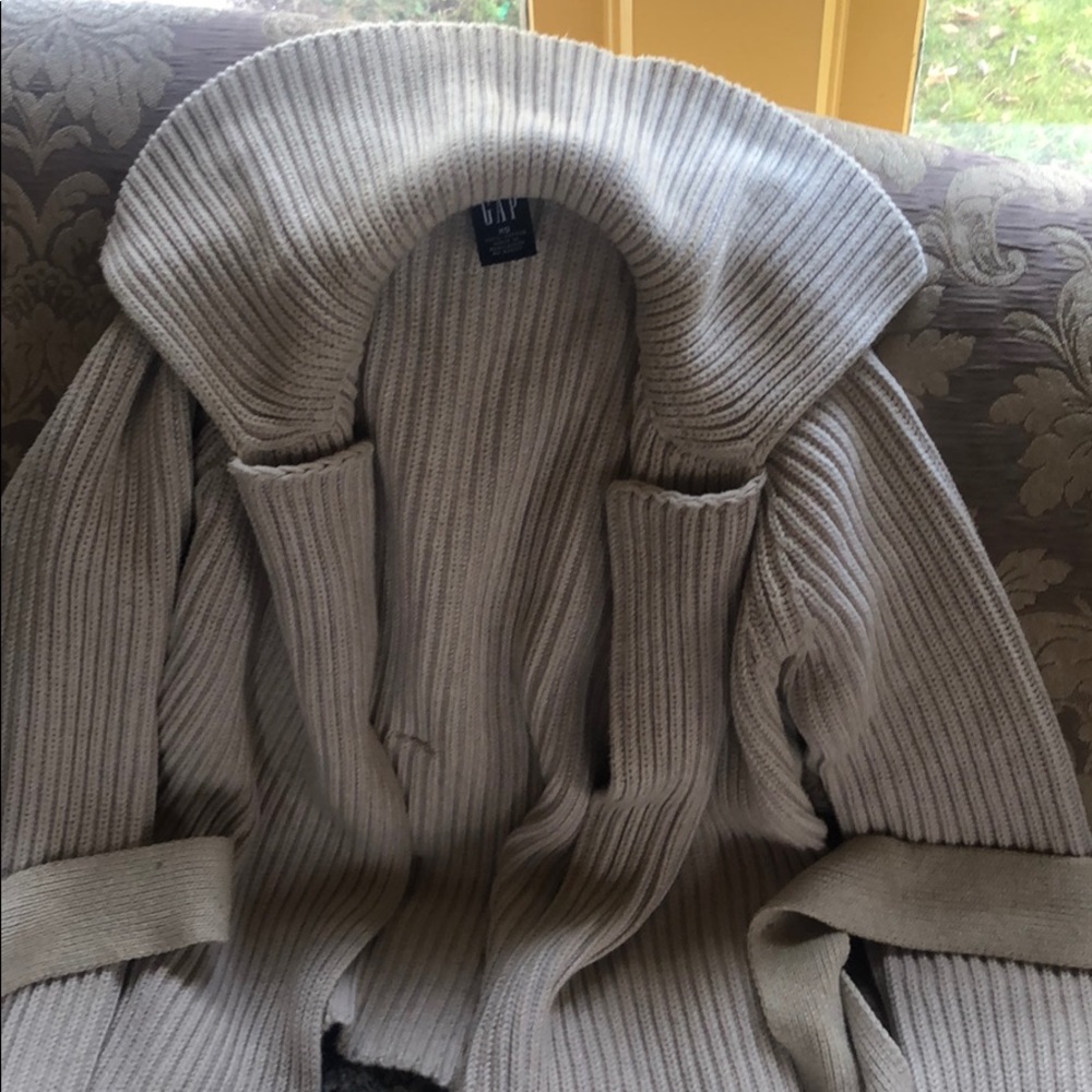 Cute GAP tie sweater🔥